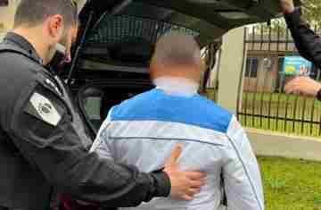 Padre de Cascavel é preso acusado de abuso sexual e Polícia faz buscas no quarto